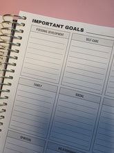 Load image into Gallery viewer, NEW!!!! BLACK &amp; GOLD MARBLE UNDATED DAILY PLANNER!
